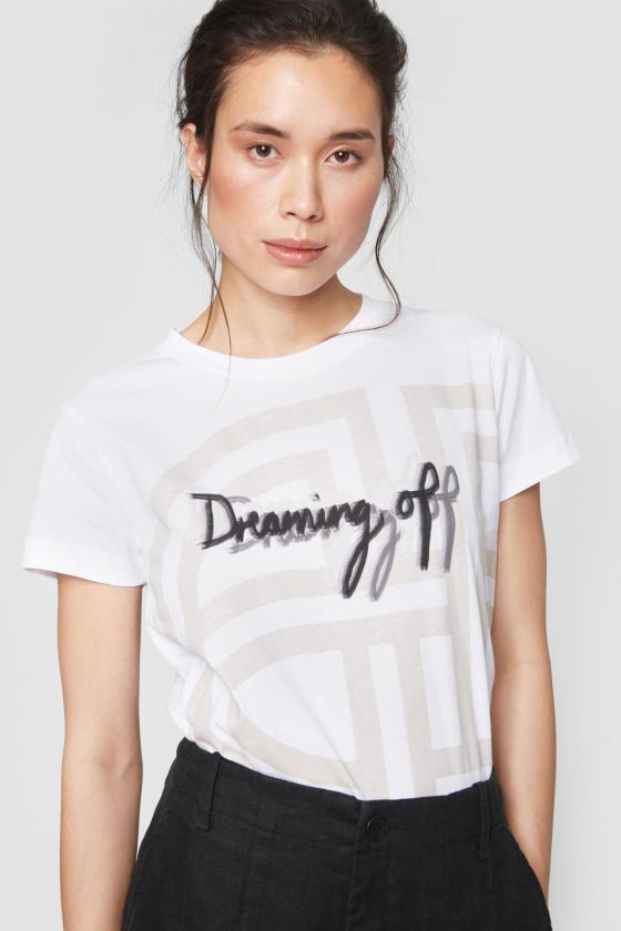 Dreaming off t-shirt