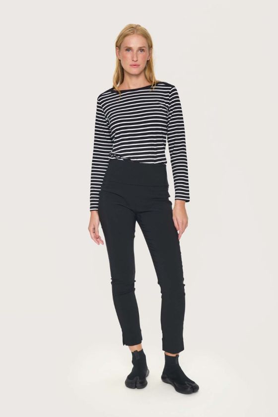 Magic stretch pants with slits