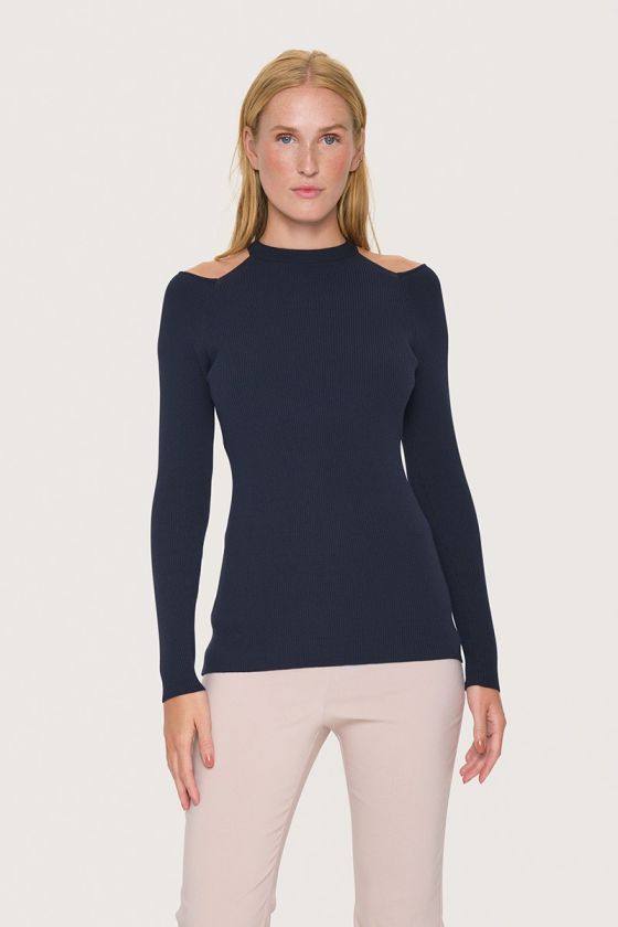 Saku blouse with detail