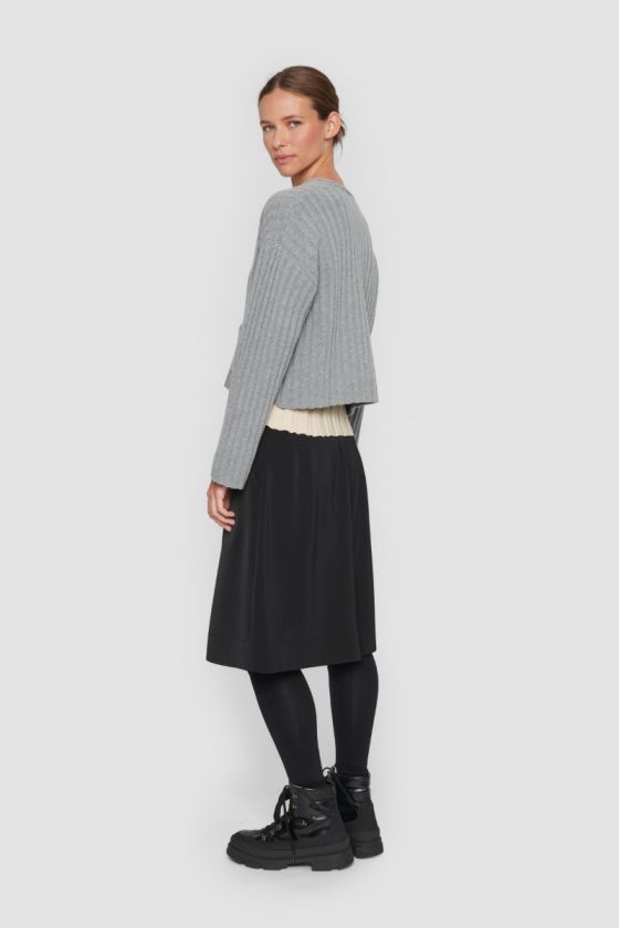 Gamine knit short cardigan