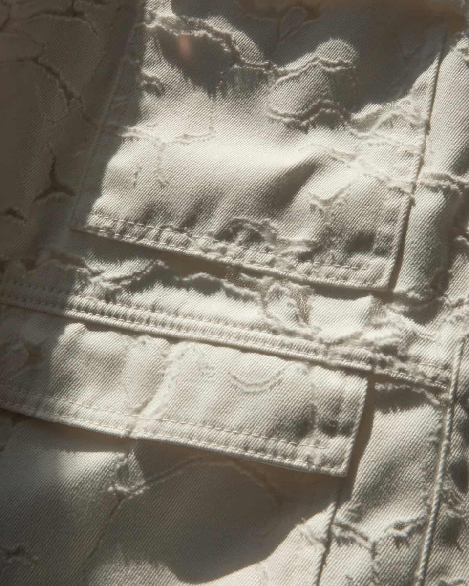 Nahaufnahme von Licht Bitte Kai Rand Style mit Stoffdetails